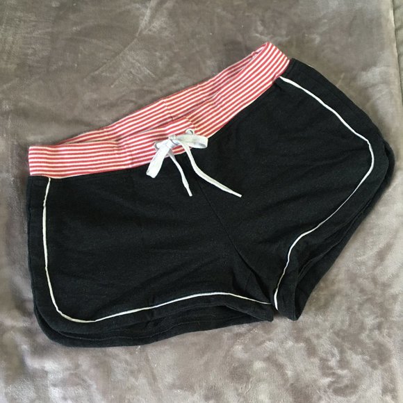 💖 4/$25 Y2K Dolphin Hem Shorts - Picture 1 of 7